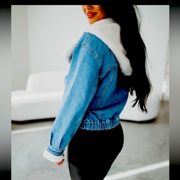 Veveret Faux Fur Hooded Denim Jacket Size Large Blue Collared Neckline Sherpa - Picture 2 of 15